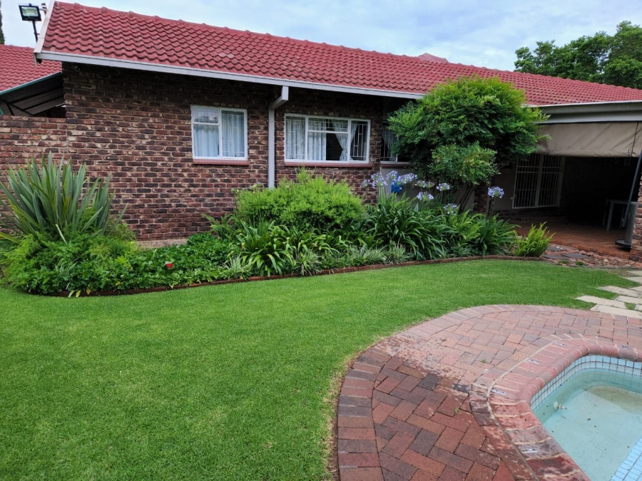 3 Bedroom Property for Sale in Flamwood North West